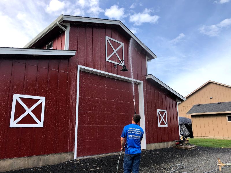 Exterior cleaning of barn house